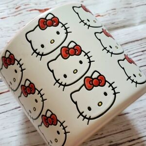 🆕️ SANRIO HELLO KITTY RED AND WHITE PLANTER ❤️🤍